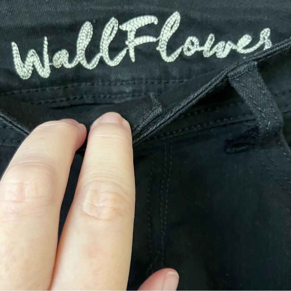 Wallflower Distressed Skinny Jeans Black Denim - Picture 3 of 10